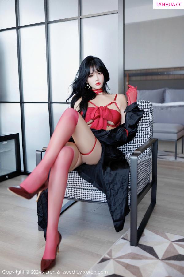 小娜比  [XiuRen]高清写真图 2024.12.27 No.9671 娜比 丝袜美腿第23张图片
